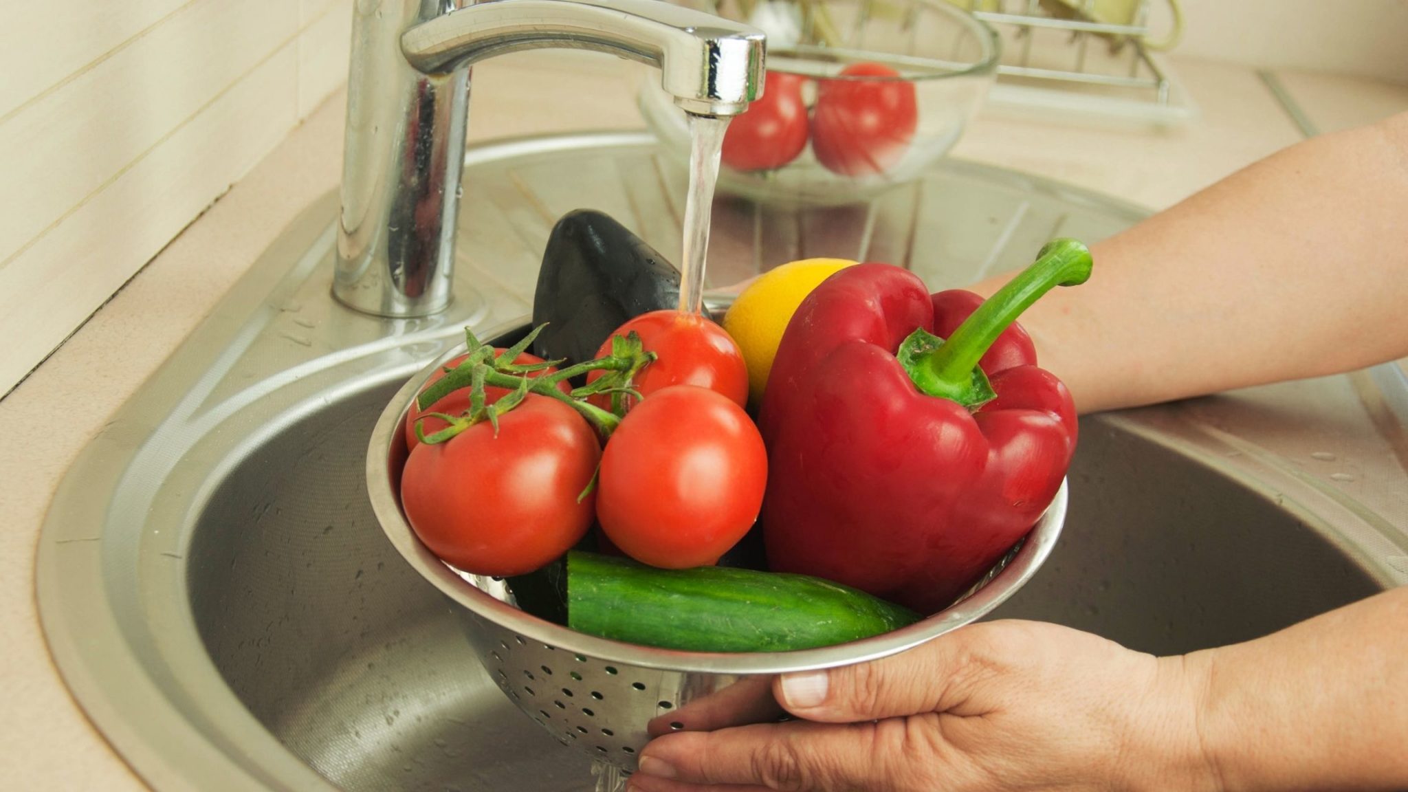 Veja Como Higienizar Frutas E Verduras Do Jeito Certo DicasParaViverBem